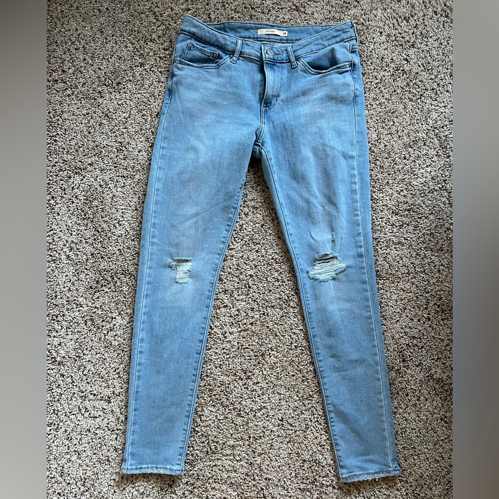Levi’s 711 Skinny Mid Rise 6 Jeans